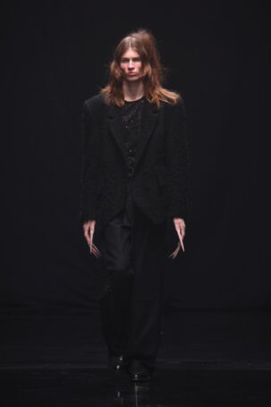 6/27 | Danny Reinke Fall 2025 | Photo: Sebastian Reuter/Getty Images | Courtesy of Berlin Fashion Week Danny Reinke Fall 2025 | Photo: Sebastian Reuter/Getty Images | Courtesy of Berlin Fashion Week