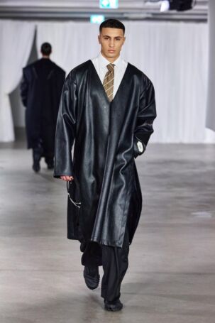 10/30 | GmbH Fall 2025 | Photo: Finnegan Koichi Godenschweger | Courtesy of Berlin Fashion Week GmbH Fall 2025 | Photo: Finnegan Koichi Godenschweger | Courtesy of Berlin Fashion Week