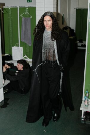 10/26 | Backstage at Haderlump Fall 2025 | Photo: Kevin Duong | Courtesy of Berlin Fashion Week Backstage at Haderlump Fall 2025 | Photo: Kevin Duong | Courtesy of Berlin Fashion Week
