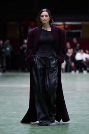 4/28 | Haderlump Fall 2025 | Photo: James Cochrane | Courtesy of Berlin Fashion Week Haderlump Fall 2025 | Photo: James Cochrane | Courtesy of Berlin Fashion Week