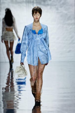 3/21 | Kasia Kucharska Fall 2025 | Photo: Finnegan Koichi Godenschweger | Courtesy of Berlin Fashion Week Kasia Kucharska Fall 2025 | Photo: Finnegan Koichi Godenschweger | Courtesy of Berlin Fashion Week