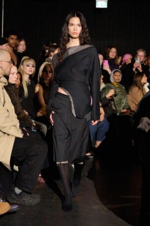 1/20 | Laura Gerte Fall 2025 | Photo: James Cochrane | Courtesy of Berlin Fashion Week Laura Gerte Fall 2025 | Photo: James Cochrane | Courtesy of Berlin Fashion Week