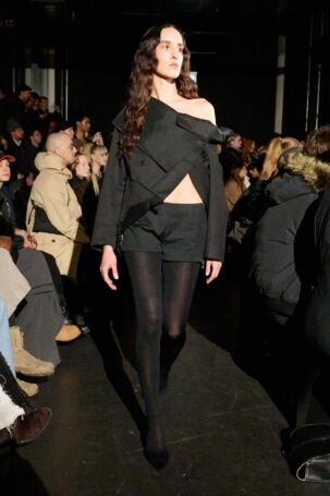 3/20 | Laura Gerte Fall 2025 | Photo: James Cochrane | Courtesy of Berlin Fashion Week Laura Gerte Fall 2025 | Photo: James Cochrane | Courtesy of Berlin Fashion Week