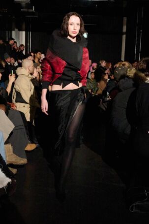 4/20 | Laura Gerte Fall 2025 | Photo: James Cochrane | Courtesy of Berlin Fashion Week Laura Gerte Fall 2025 | Photo: James Cochrane | Courtesy of Berlin Fashion Week