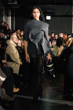 5/20 | Laura Gerte Fall 2025 | Photo: James Cochrane | Courtesy of Berlin Fashion Week Laura Gerte Fall 2025 | Photo: James Cochrane | Courtesy of Berlin Fashion Week