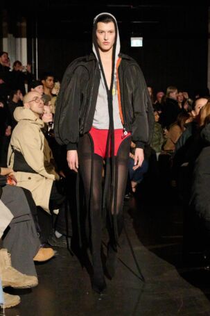 6/20 | Laura Gerte Fall 2025 | Photo: James Cochrane | Courtesy of Berlin Fashion Week Laura Gerte Fall 2025 | Photo: James Cochrane | Courtesy of Berlin Fashion Week