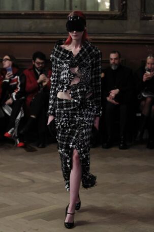 1/40 | Lou de Bètoly Fall 2025 | Photo: Boris Marberg | Courtesy of Berlin Fashion Week Lou de Bètoly Fall 2025 | Photo: Boris Marberg | Courtesy of Berlin Fashion Week