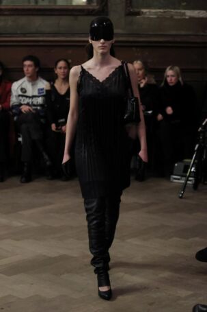 3/40 | Lou de Bètoly Fall 2025 | Photo: Boris Marberg | Courtesy of Berlin Fashion Week Lou de Bètoly Fall 2025 | Photo: Boris Marberg | Courtesy of Berlin Fashion Week