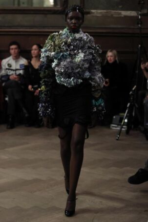 5/40 | Lou de Bètoly Fall 2025 | Photo: Boris Marberg | Courtesy of Berlin Fashion Week Lou de Bètoly Fall 2025 | Photo: Boris Marberg | Courtesy of Berlin Fashion Week