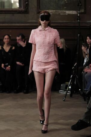 12/40 | Lou de Bètoly Fall 2025 | Photo: Boris Marberg | Courtesy of Berlin Fashion Week Lou de Bètoly Fall 2025 | Photo: Boris Marberg | Courtesy of Berlin Fashion Week