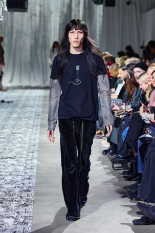 5/28 | LUEDER Fall 2025 | Photo: Finnegan Koichi Godenschweger | Courtesy of Berlin Fashion Week LUEDER Fall 2025 | Photo: Finnegan Koichi Godenschweger | Courtesy of Berlin Fashion Week
