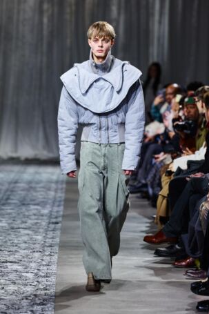 11/28 | LUEDER Fall 2025 | Photo: Finnegan Koichi Godenschweger | Courtesy of Berlin Fashion Week LUEDER Fall 2025 | Photo: Finnegan Koichi Godenschweger | Courtesy of Berlin Fashion Week