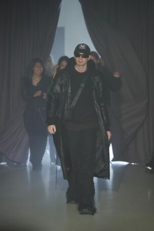 1/12 | Marlon Ferry Fall 2025 | Photo: Boris Marberg | Courtesy of Berlin Fashion Week Marlon Ferry Fall 2025 | Photo: Boris Marberg | Courtesy of Berlin Fashion Week