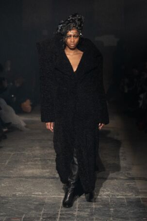 3/18 | Maximilian Gedra Fall 2025 | Photo: Andreas Hofrichter | Courtesy of Berlin Fashion Week Maximilian Gedra Fall 2025 | Photo: Andreas Hofrichter | Courtesy of Berlin Fashion Week