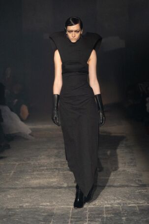 9/18 | Maximilian Gedra Fall 2025 | Photo: Andreas Hofrichter | Courtesy of Berlin Fashion Week Maximilian Gedra Fall 2025 | Photo: Andreas Hofrichter | Courtesy of Berlin Fashion Week