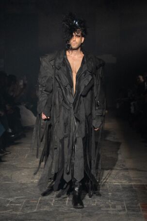 11/18 | Maximilian Gedra Fall 2025 | Photo: Andreas Hofrichter | Courtesy of Berlin Fashion Week Maximilian Gedra Fall 2025 | Photo: Andreas Hofrichter | Courtesy of Berlin Fashion Week