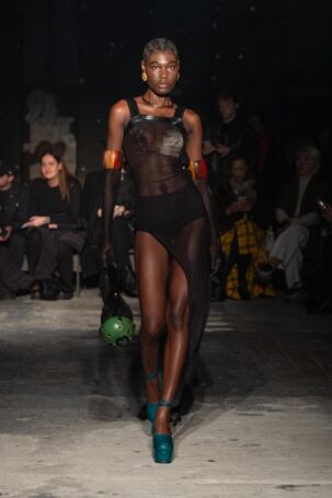 7/30 | PALMWINE IceCREAM Fall 2025 | Photo: Andreas Hofrichter | Courtesy of Berlin Fashion Week PALMWINE IceCREAM Fall 2025 | Photo: Andreas Hofrichter | Courtesy of Berlin Fashion Week