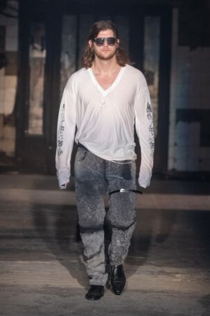 9/27 | SF1OG Fall 2025 | Photo: Andreas Hofrichter | Courtesy of Berlin Fashion Week SF1OG Fall 2025 | Photo: Andreas Hofrichter | Courtesy of Berlin Fashion Week