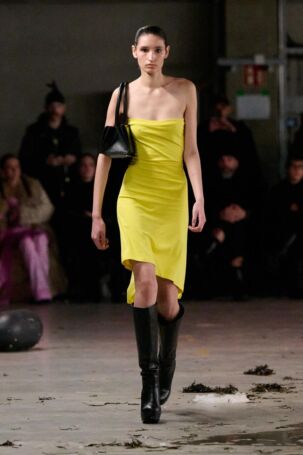 4/36 | Sia Arnika Fall 2025 | Photo: James Cochrane | Courtesy of Berlin Fashion Week Sia Arnika Fall 2025 | Photo: James Cochrane | Courtesy of Berlin Fashion Week