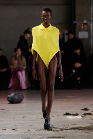 5/36 | Sia Arnika Fall 2025 | Photo: James Cochrane | Courtesy of Berlin Fashion Week Sia Arnika Fall 2025 | Photo: James Cochrane | Courtesy of Berlin Fashion Week