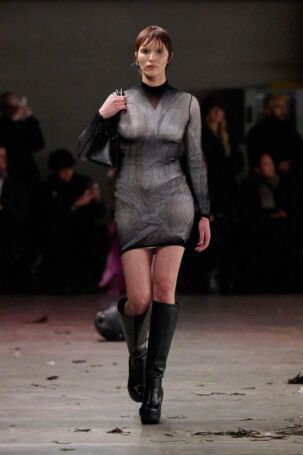 7/36 | Sia Arnika Fall 2025 | Photo: James Cochrane | Courtesy of Berlin Fashion Week Sia Arnika Fall 2025 | Photo: James Cochrane | Courtesy of Berlin Fashion Week