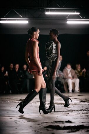 7/24 | Setting at Sia Arnika Fall 2025 | Photo: Caroline Kynast | Courtesy of Berlin Fashion Week Setting at Sia Arnika Fall 2025 | Photo: Caroline Kynast | Courtesy of Berlin Fashion Week