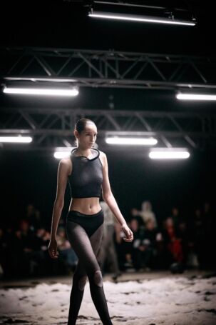 8/24 | Setting at Sia Arnika Fall 2025 | Photo: Caroline Kynast | Courtesy of Berlin Fashion Week Setting at Sia Arnika Fall 2025 | Photo: Caroline Kynast | Courtesy of Berlin Fashion Week