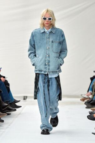 1/31 | Alis Fall 2025 | Photo: James Cochrane | Courtesy of Copenhagen Fashion Week Alis Fall 2025 | Photo: James Cochrane | Courtesy of Copenhagen Fashion Week