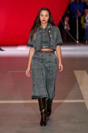 3/32 | Baum und Pferdgarten Fall 2025 | Photo: James Cochrane | Courtesy of Copenhagen Fashion Week Baum und Pferdgarten Fall 2025 | Photo: James Cochrane | Courtesy of Copenhagen Fashion Week