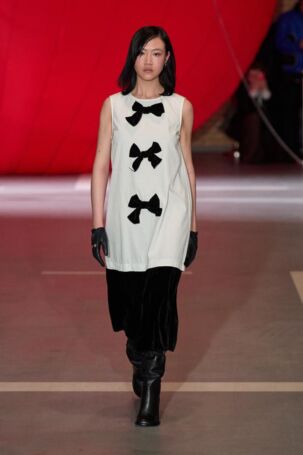 5/32 | Baum und Pferdgarten Fall 2025 | Photo: James Cochrane | Courtesy of Copenhagen Fashion Week Baum und Pferdgarten Fall 2025 | Photo: James Cochrane | Courtesy of Copenhagen Fashion Week