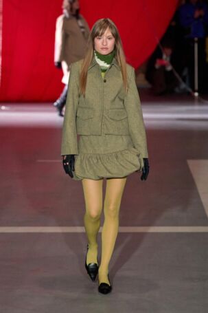 11/32 | Baum und Pferdgarten Fall 2025 | Photo: James Cochrane | Courtesy of Copenhagen Fashion Week Baum und Pferdgarten Fall 2025 | Photo: James Cochrane | Courtesy of Copenhagen Fashion Week
