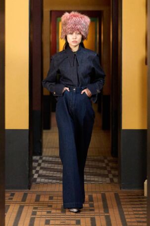 4/25 | CMMN SWDN Fall 2025 | Photo: James Cochrane | Courtesy of Copenhagen Fashion Week CMMN SWDN Fall 2025 | Photo: James Cochrane | Courtesy of Copenhagen Fashion Week