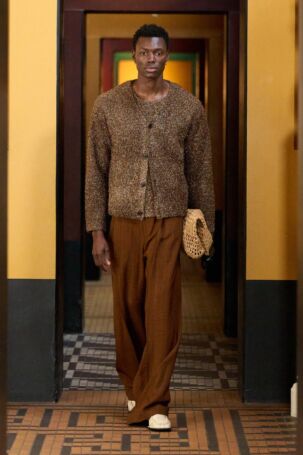 5/25 | CMMN SWDN Fall 2025 | Photo: James Cochrane | Courtesy of Copenhagen Fashion Week CMMN SWDN Fall 2025 | Photo: James Cochrane | Courtesy of Copenhagen Fashion Week