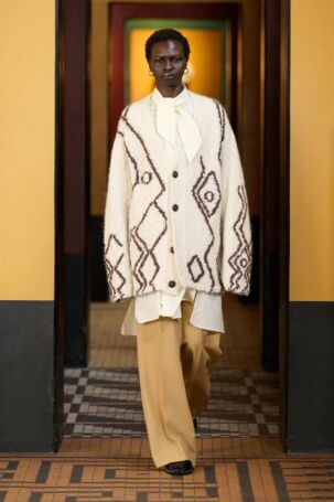 7/25 | CMMN SWDN Fall 2025 | Photo: James Cochrane | Courtesy of Copenhagen Fashion Week CMMN SWDN Fall 2025 | Photo: James Cochrane | Courtesy of Copenhagen Fashion Week