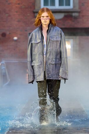 9/26 | Deadwood Fall 2025 | Photo: James Cochrane | Courtesy of Copenhagen Fashion Week Deadwood Fall 2025 | Photo: James Cochrane | Courtesy of Copenhagen Fashion Week