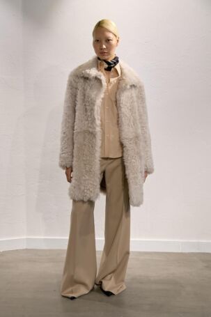 1/12 | Filippa K Fall 2025 | Photo: James Cochrane | Courtesy of Copenhagen Fashion Week Filippa K Fall 2025 | Photo: James Cochrane | Courtesy of Copenhagen Fashion Week