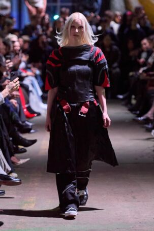2/22 | FINE CHAOS Fall 2025 | Photo: James Cochrane | Courtesy of Copenhagen Fashion Week FINE CHAOS Fall 2025 | Photo: James Cochrane | Courtesy of Copenhagen Fashion Week