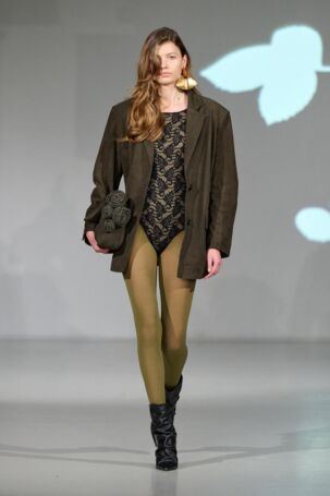 1/34 | Gestuz Fall 2025 | Photo: James Cochrane | Courtesy of Copenhagen Fashion Week Gestuz Fall 2025 | Photo: James Cochrane | Courtesy of Copenhagen Fashion Week
