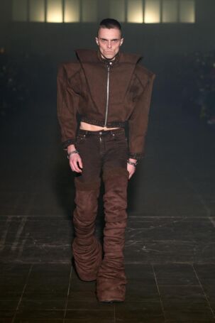 12/24 | Han Kjøbenhavn Fall 2025 | Photo: James Cochrane | Courtesy of Copenhagen Fashion Week Han Kjøbenhavn Fall 2025 | Photo: James Cochrane | Courtesy of Copenhagen Fashion Week