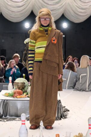 2/28 | Henrik Vibskov Fall 2025 | Photo: James Cochrane | Courtesy of Copenhagen Fashion Week Henrik Vibskov Fall 2025 | Photo: James Cochrane | Courtesy of Copenhagen Fashion Week