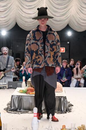 6/28 | Henrik Vibskov Fall 2025 | Photo: James Cochrane | Courtesy of Copenhagen Fashion Week Henrik Vibskov Fall 2025 | Photo: James Cochrane | Courtesy of Copenhagen Fashion Week
