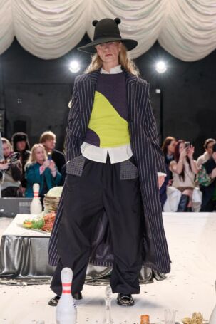 7/28 | Henrik Vibskov Fall 2025 | Photo: James Cochrane | Courtesy of Copenhagen Fashion Week Henrik Vibskov Fall 2025 | Photo: James Cochrane | Courtesy of Copenhagen Fashion Week