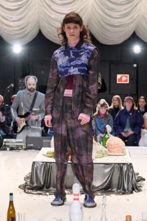 10/28 | Henrik Vibskov Fall 2025 | Photo: James Cochrane | Courtesy of Copenhagen Fashion Week Henrik Vibskov Fall 2025 | Photo: James Cochrane | Courtesy of Copenhagen Fashion Week