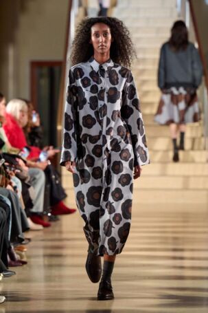 3/27 | Marimekko Fall 2025 | Photo: James Cochrane | Courtesy of Copenhagen Fashion Week Marimekko Fall 2025 | Photo: James Cochrane | Courtesy of Copenhagen Fashion Week