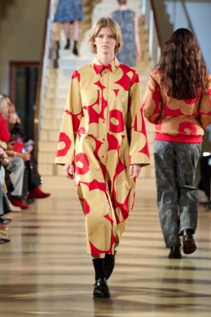 10/27 | Marimekko Fall 2025 | Photo: James Cochrane | Courtesy of Copenhagen Fashion Week Marimekko Fall 2025 | Photo: James Cochrane | Courtesy of Copenhagen Fashion Week