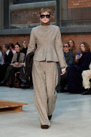 1/28 | MKDT Studio Fall 2025 | Photo: James Cochrane | Courtesy of Copenhagen Fashion Week MKDT Studio Fall 2025 | Photo: James Cochrane | Courtesy of Copenhagen Fashion Week