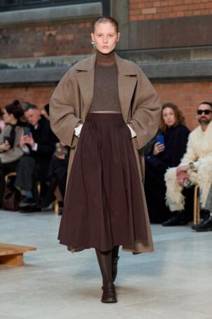 4/28 | MKDT Studio Fall 2025 | Photo: James Cochrane | Courtesy of Copenhagen Fashion Week MKDT Studio Fall 2025 | Photo: James Cochrane | Courtesy of Copenhagen Fashion Week