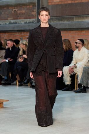 7/28 | MKDT Studio Fall 2025 | Photo: James Cochrane | Courtesy of Copenhagen Fashion Week MKDT Studio Fall 2025 | Photo: James Cochrane | Courtesy of Copenhagen Fashion Week