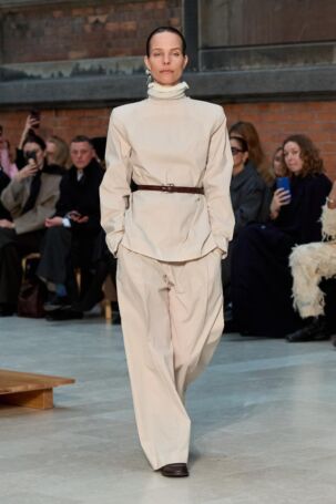 8/28 | MKDT Studio Fall 2025 | Photo: James Cochrane | Courtesy of Copenhagen Fashion Week MKDT Studio Fall 2025 | Photo: James Cochrane | Courtesy of Copenhagen Fashion Week
