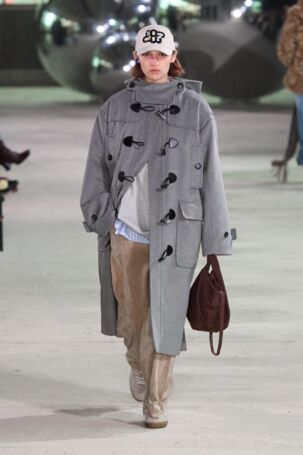7/40 | MUNTHE Fall 2025 | Photo: James Cochrane | Courtesy of Copenhagen Fashion Week MUNTHE Fall 2025 | Photo: James Cochrane | Courtesy of Copenhagen Fashion Week